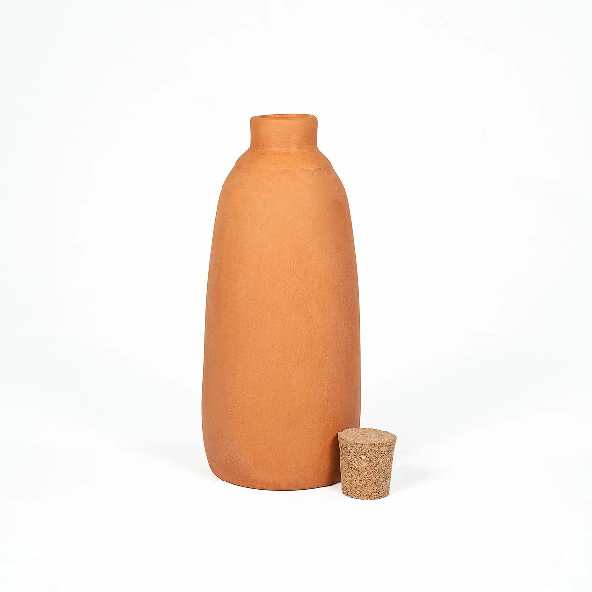 Maison Terracotta handmade terracotta water bottle 850 ml with natural cork stopper
