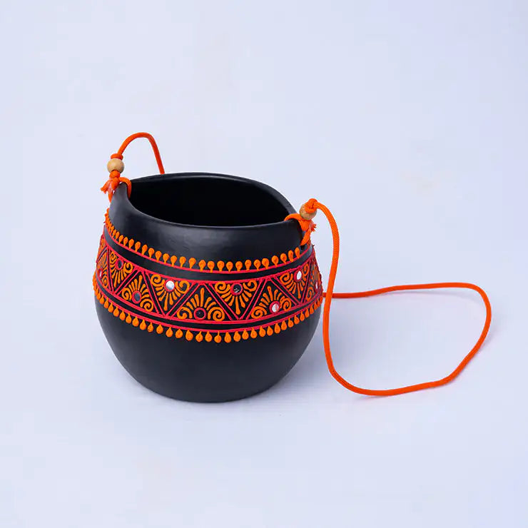 Maison Terracotta Hand-Painted Hanging Planter (2 Colors)