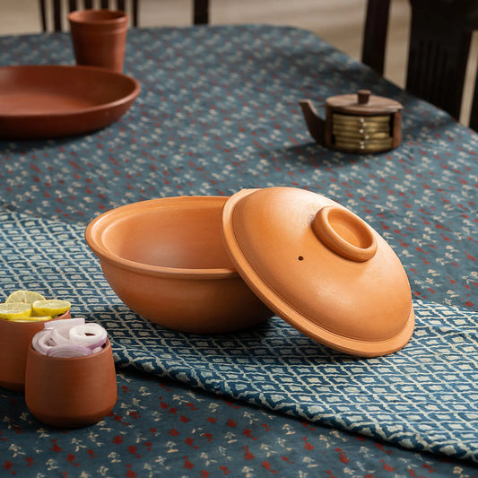 Maison Terracotta 3.3 liter terracotta cooking pot with lid open for family cooking
