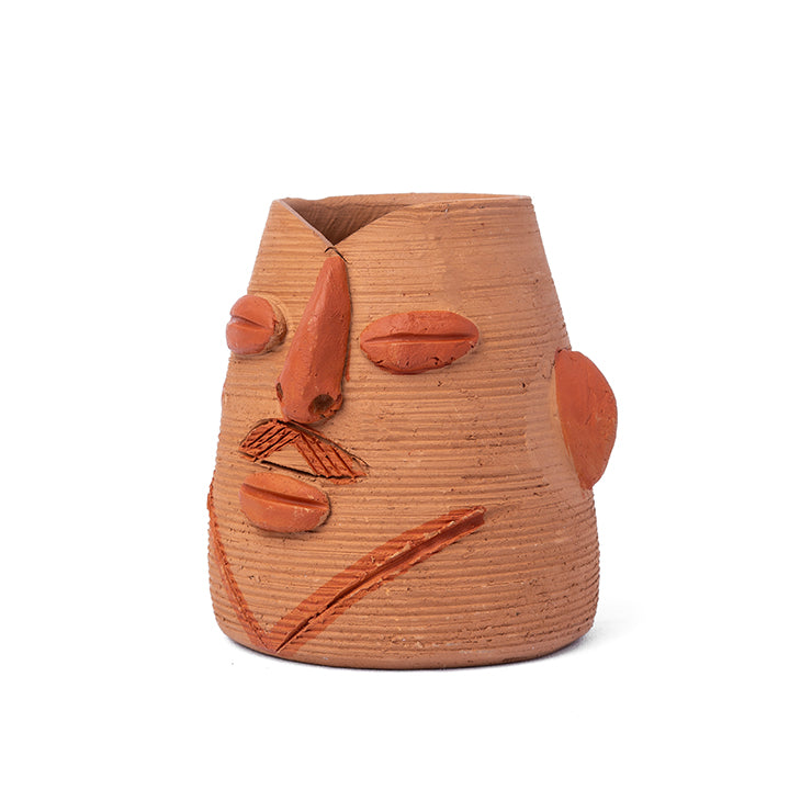 حامل أقلام / منظم مكتب مصنوع يدويًا من الطين المحروق من كلاينست (تصميم وجه منحوت)