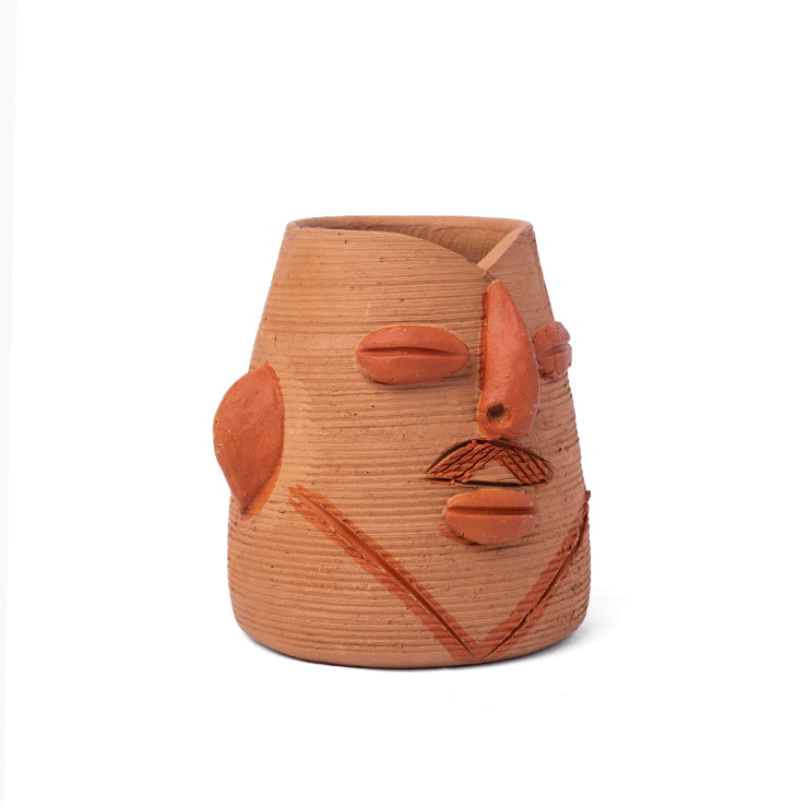 حامل أقلام / منظم مكتب مصنوع يدويًا من الطين المحروق من كلاينست (تصميم وجه منحوت)