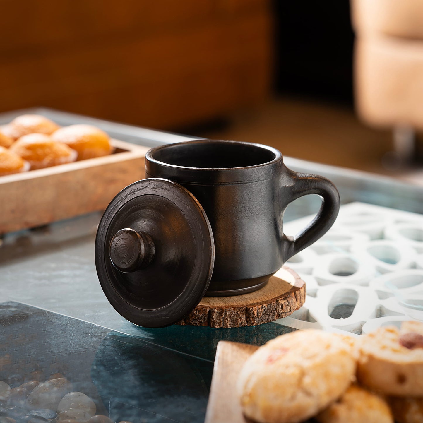 Crimson Noir Black Terracotta Mug with Lid 300 ml - 500 ml