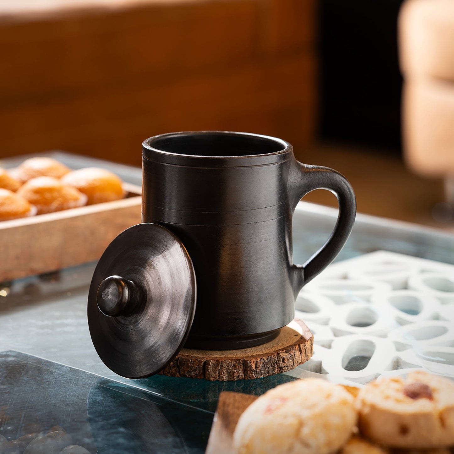 Crimson Noir Black Terracotta Mug with Lid 300 ml - 500 ml