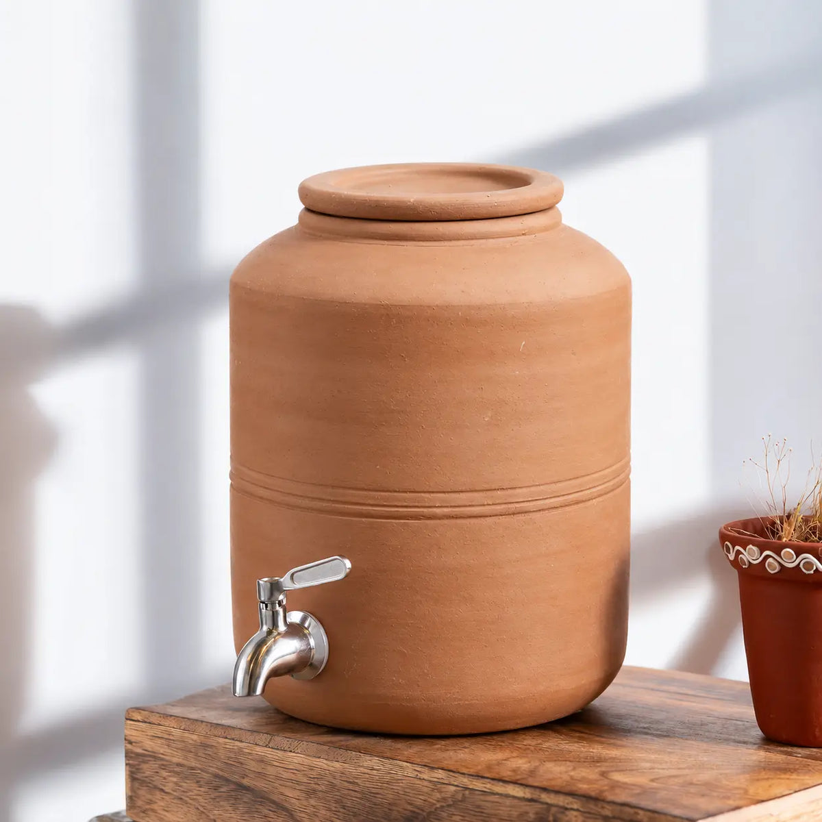 6 liter handmade terracotta water dispenser with tap for home drinking water