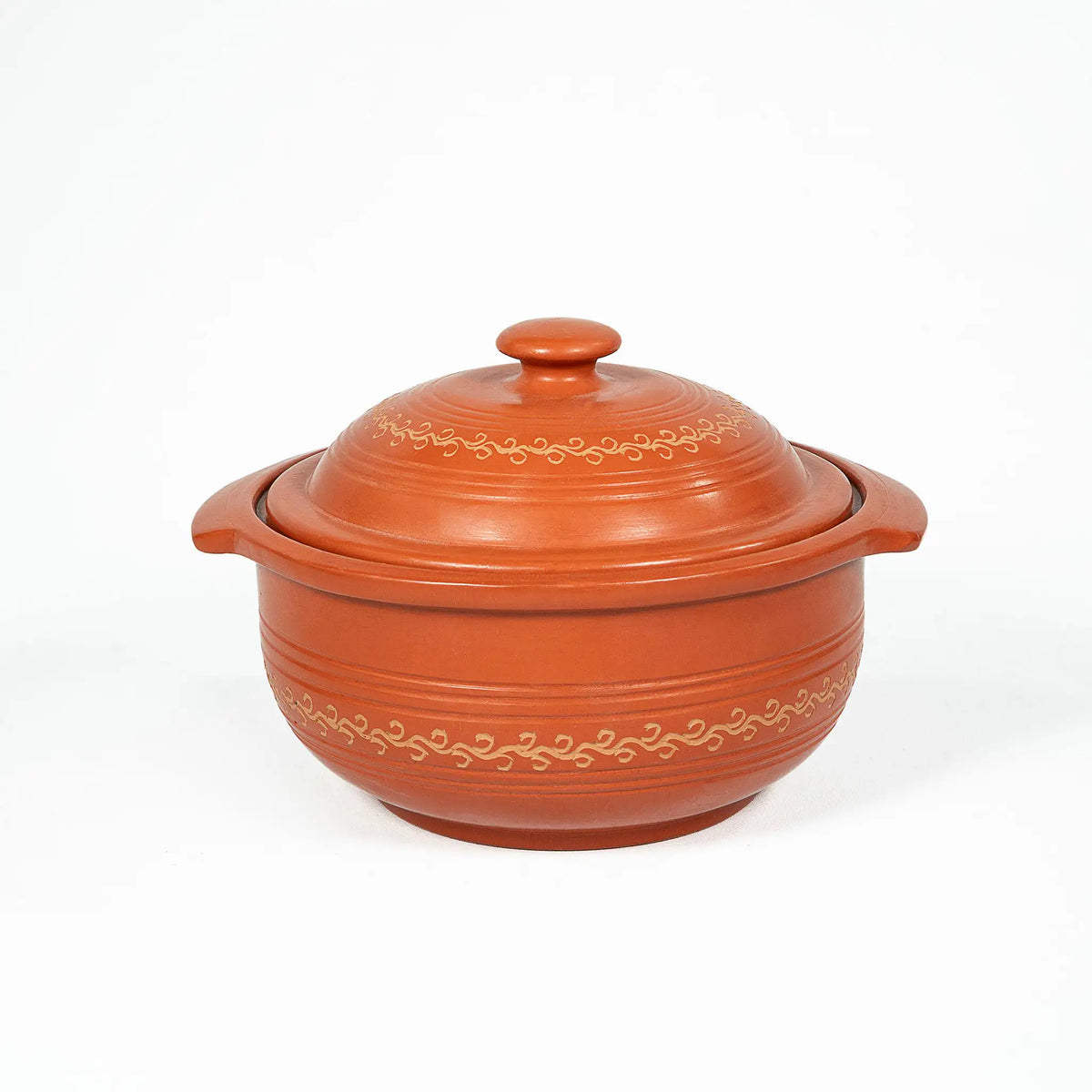 Terra Majlis terracotta serving pot with lid and side handles