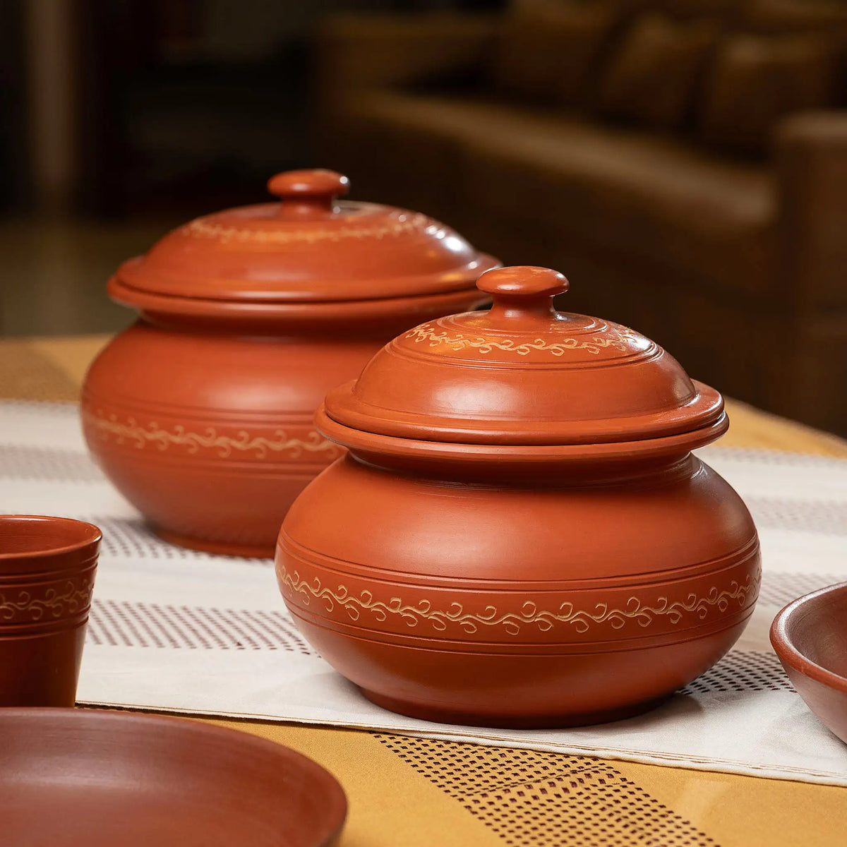 Terra Majlis terracotta serving pots in 2000 ml and 3000 ml sizes