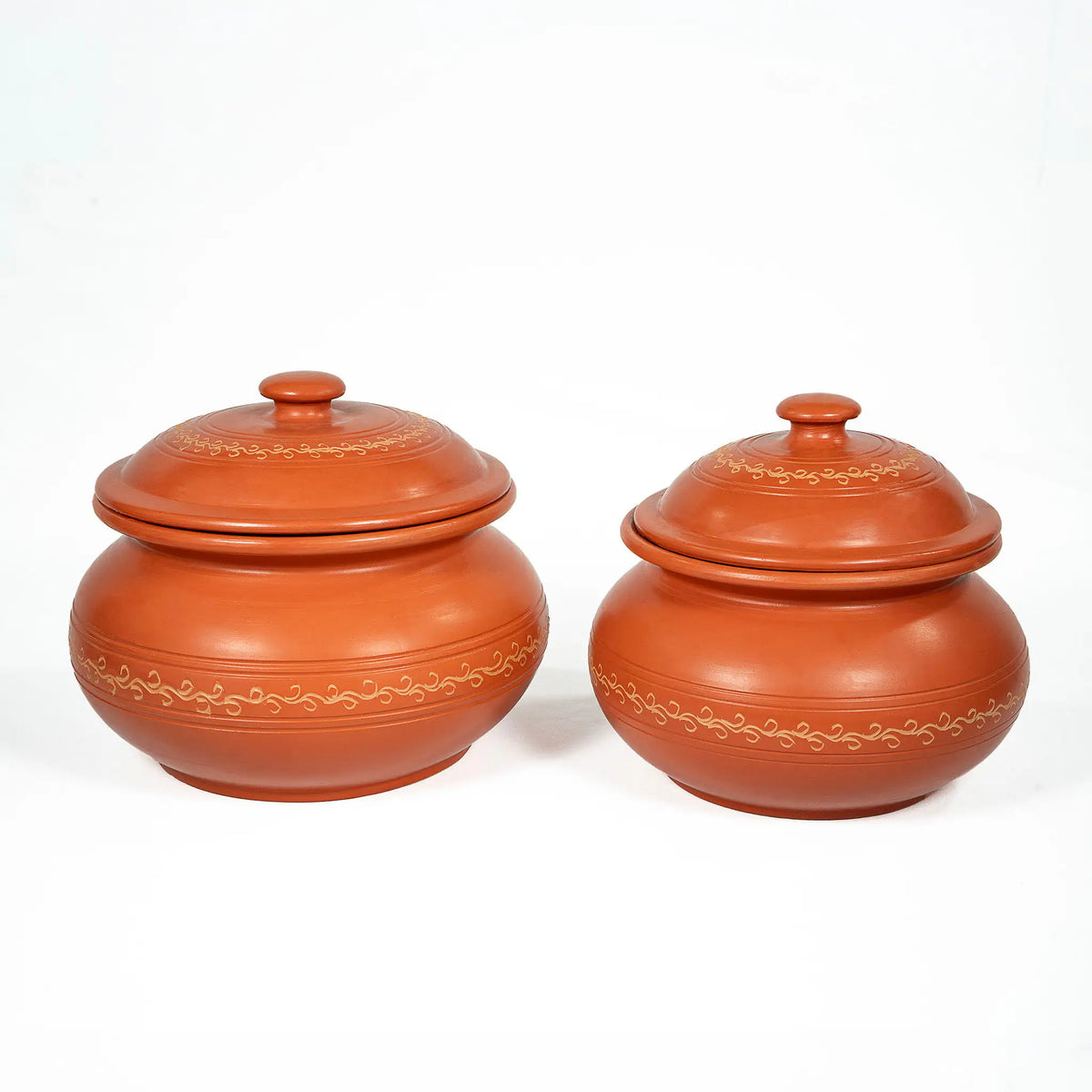 Terra Majlis terracotta serving pots in 2000 ml and 3000 ml sizes