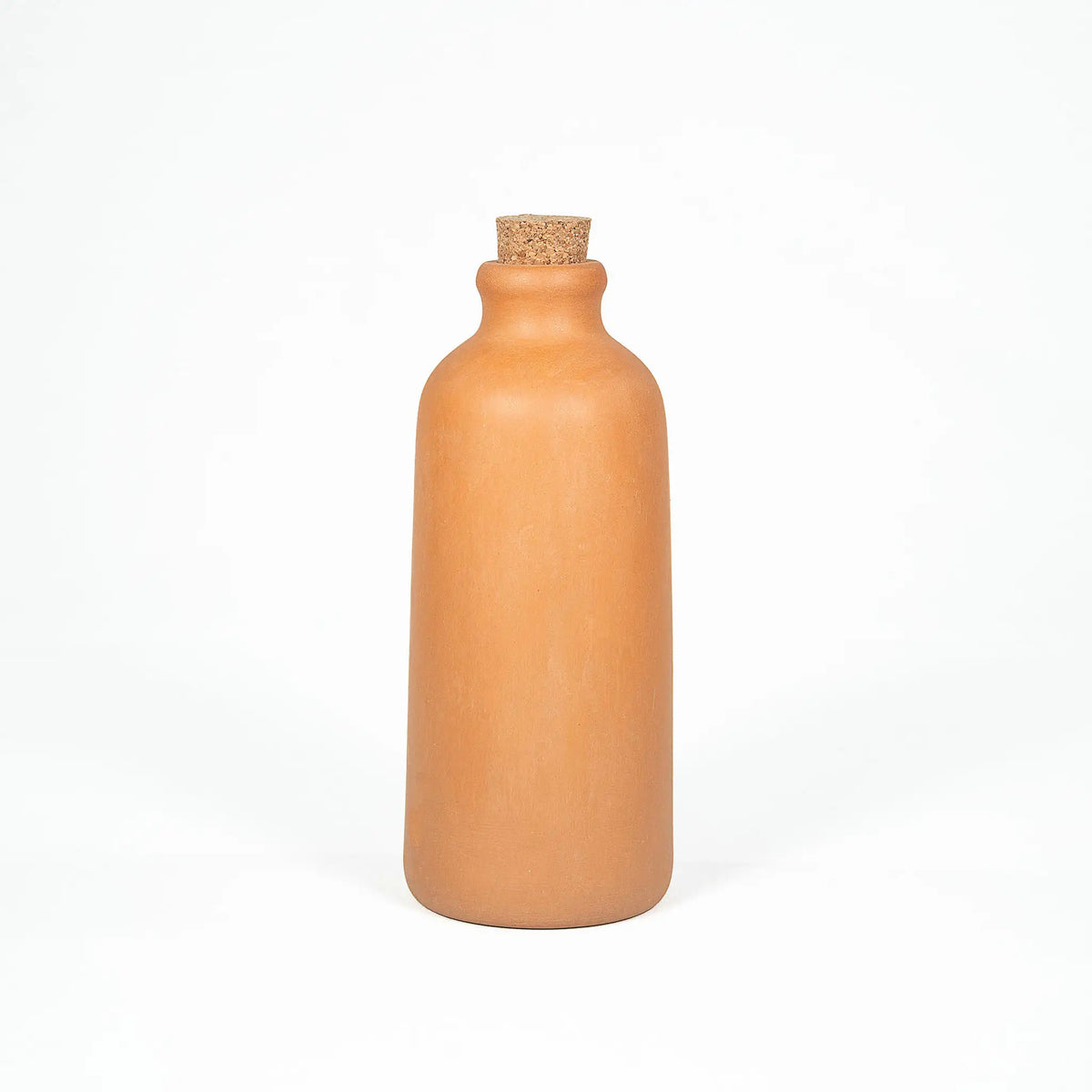 Terrapura Curve 500 ml terracotta water bottle with natural cork front view