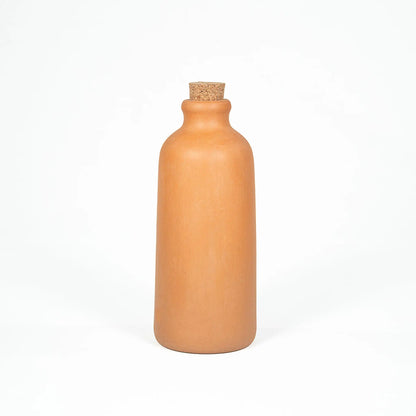 Terrapura Curve 500 ml terracotta water bottle with natural cork front view